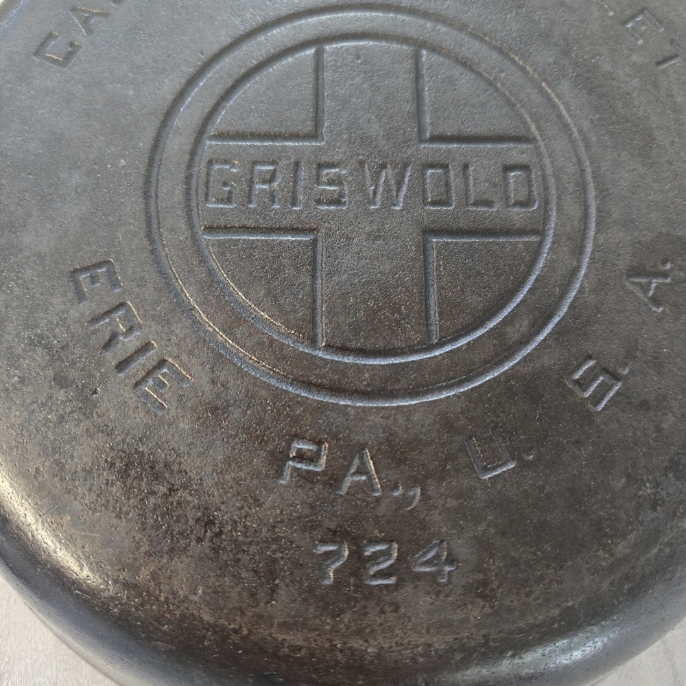Griswold Cast Iron Skillet 724